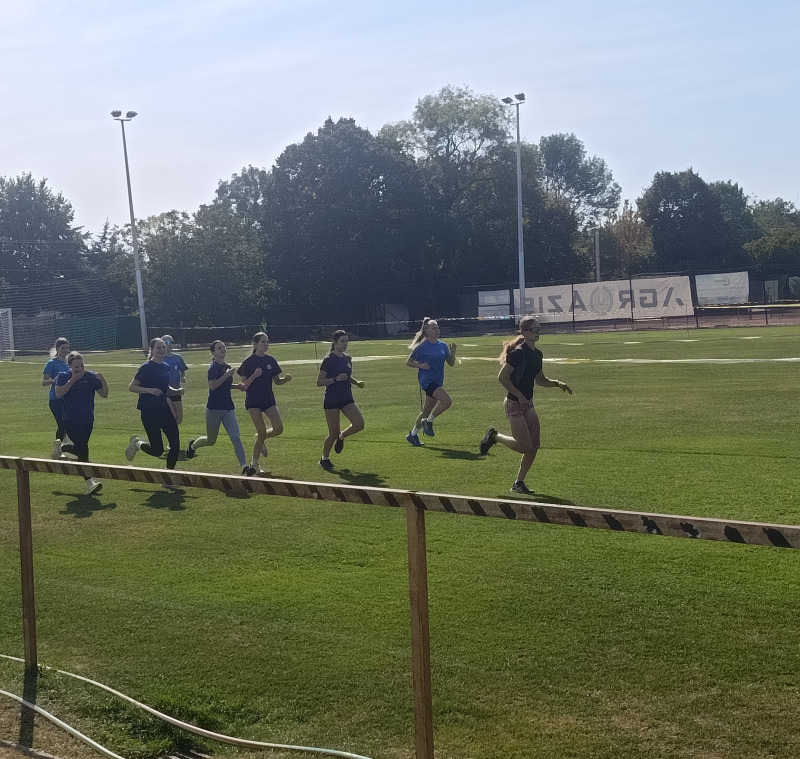 Részt vettünk a mezei futóverseny diákolimpia városi fordulóján
